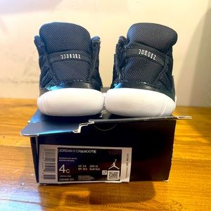 Authentic baby Jordan 11 crib shoe size 4c with original box